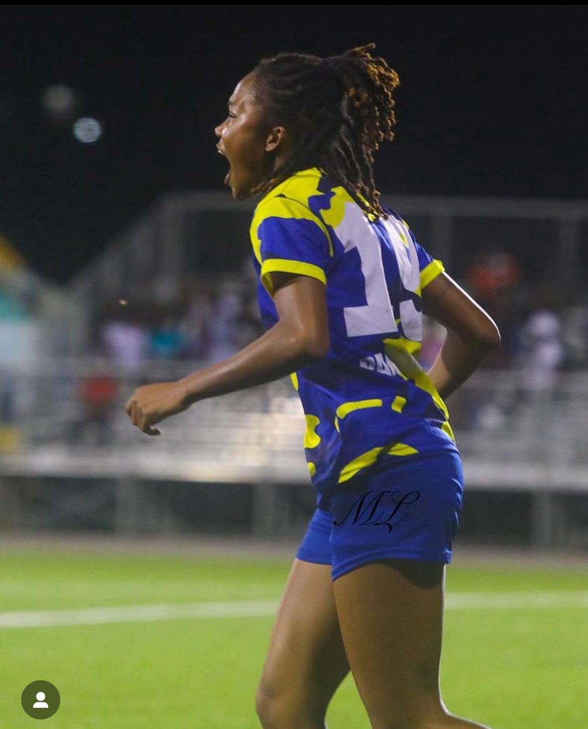 Acacia Small in action